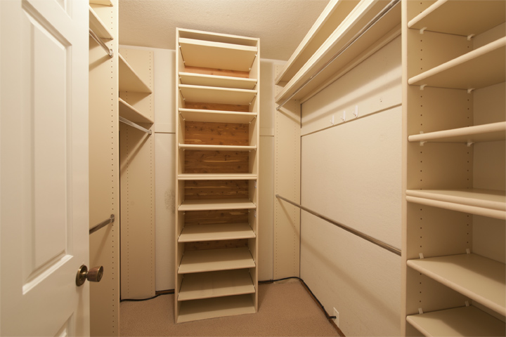 Master Closet (B) picture - 6502 Mcabee Rd, San Jose 95120