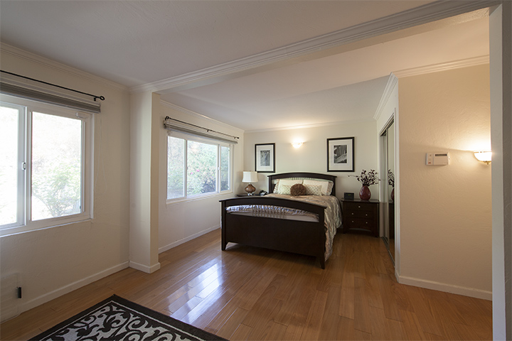 Master Bedroom picture - 3510 Middlefield Rd, Palo Alto 94306