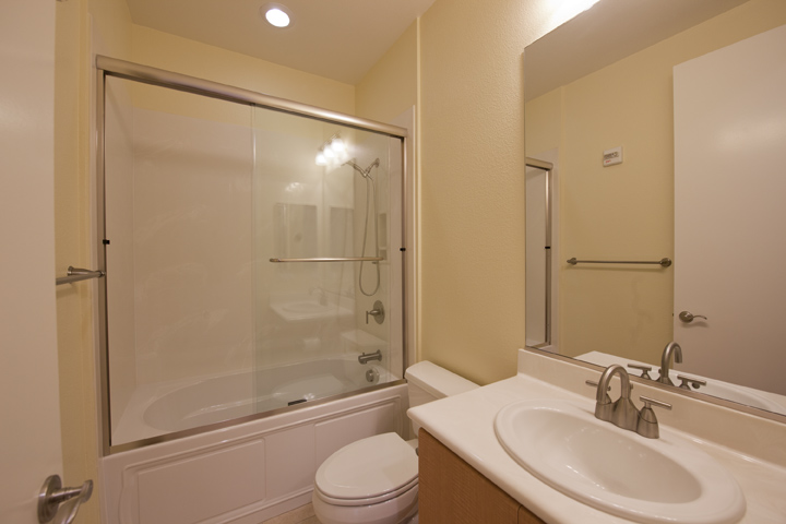 Bathroom 3 picture - 4238 Rickeys Way, Unit T, Palo Alto 94306