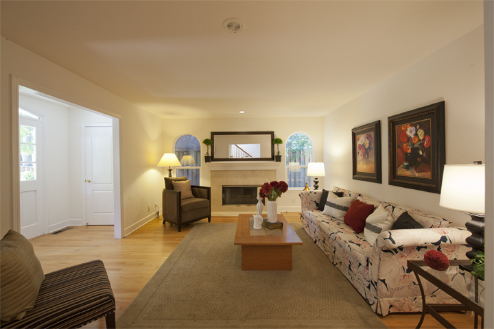 1330 S California Ave - Living Room