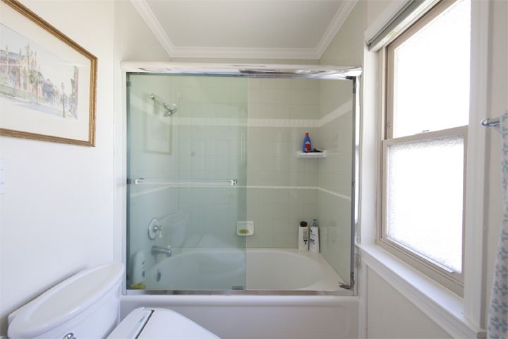 Bathroom 2 (B) picture - 7960 Sunderland Dr, Cupertino 95014