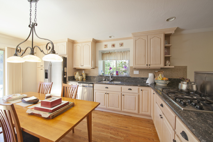 Kitchen (B) Picture - 7960 Sunderland Dr, Cupertino 95014 Kitchen (B) picture - 7960 Sunderland Dr, Cupertino 95014