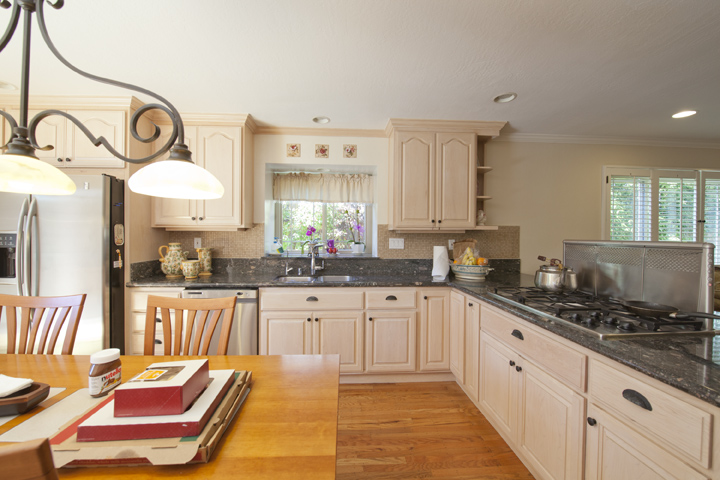 Kitchen (C) Picture - 7960 Sunderland Dr, Cupertino 95014 Kitchen (C) picture - 7960 Sunderland Dr, Cupertino 95014