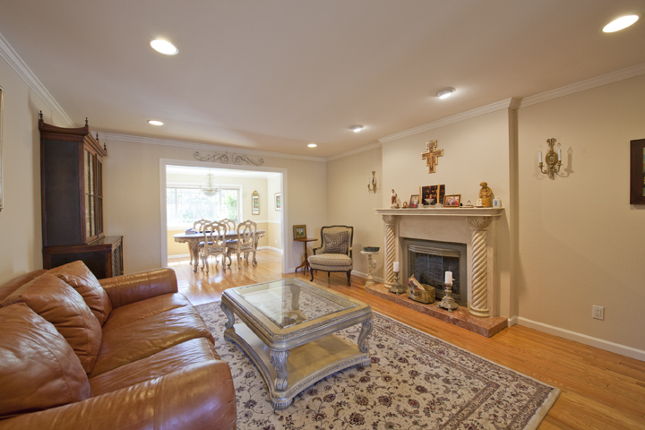 Living Room (B) picture - 7960 Sunderland Dr, Cupertino 95014
