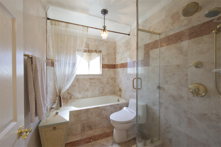 Master Bath (B) picture - 7960 Sunderland Dr, Cupertino 95014