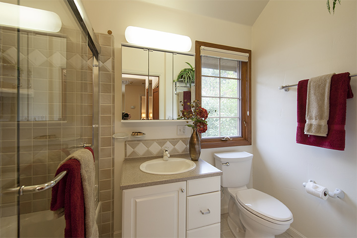 Bathroom 2 (A) Picture - 90 Walnut Ave, Atherton 94027 Bathroom 2 (A) picture - 90 Walnut Ave, Atherton 94027