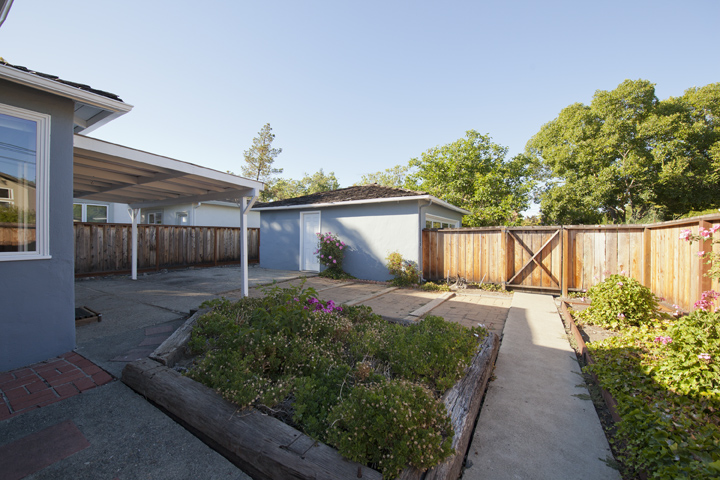 Backyard picture - 2795 Waverley St, Palo Alto 94306