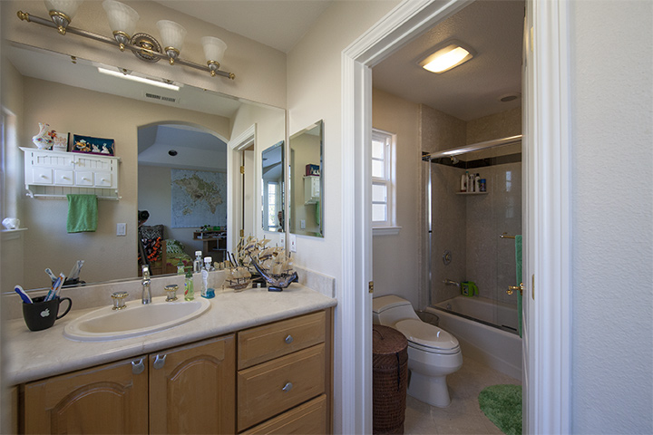 Bathroom 3 (A) Picture - 11720 Winding Way, Los Altos 94024 Bathroom 3 (A) picture - 11720 Winding Way, Los Altos 94024