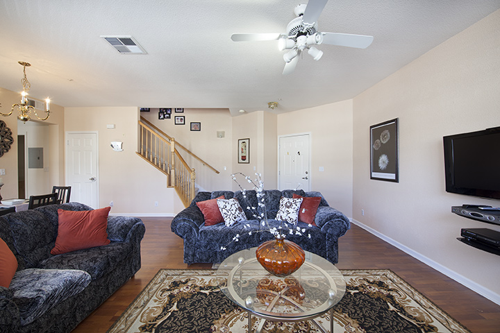 Living Room (C) picture - 401 Baltic Cir 429, Redwood Shores 94065