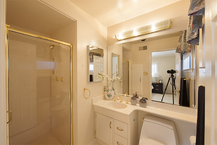 Master Bath (A) picture - 140 Daley Ct, San Bruno 94066