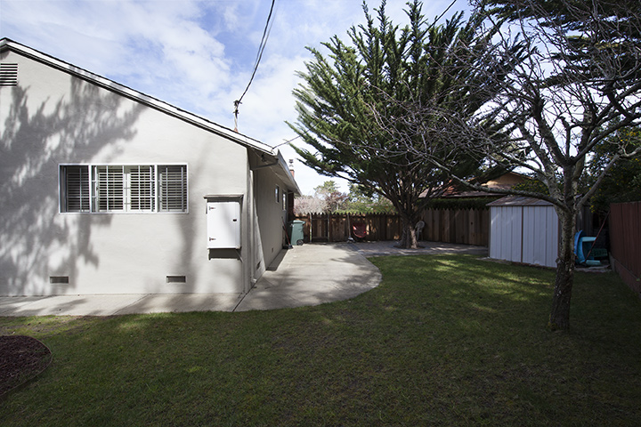 Side Yard (A) picture - 140 Daley Ct, San Bruno 94066