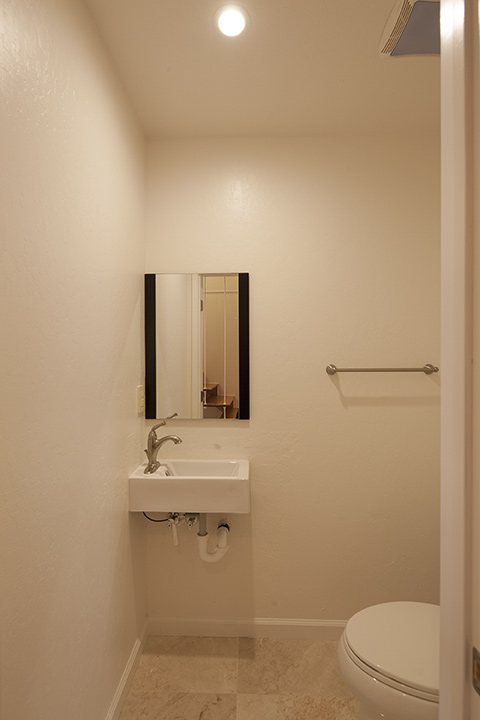 Half Bath picture - 3138 Flowers Ln, Palo Alto 94306