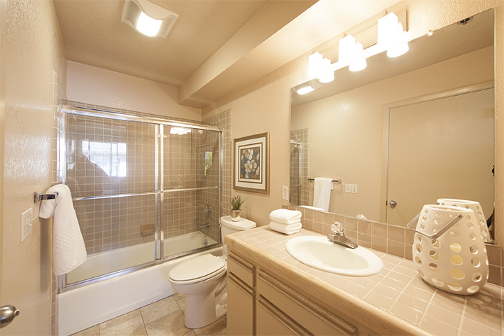 Bath 1 picture - 731 Loma Verde Ave, Unit B, Palo Alto