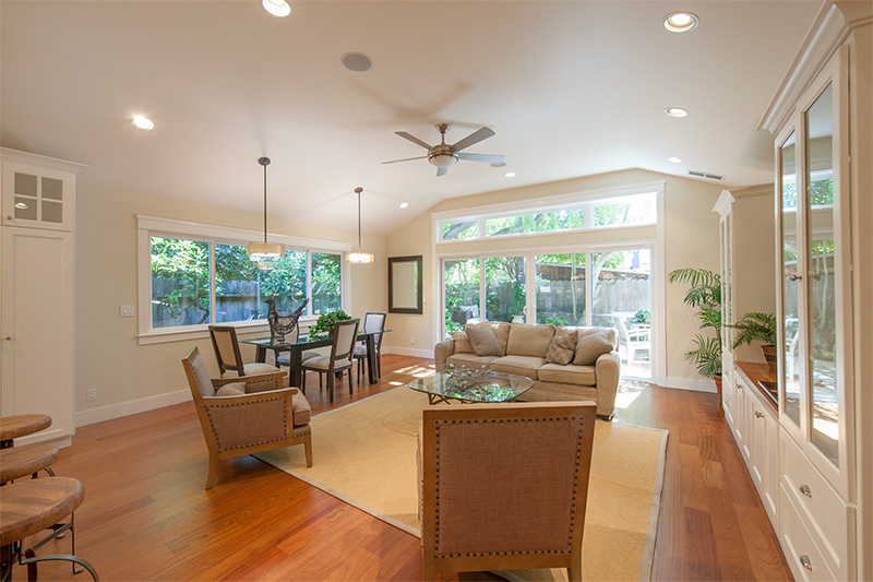 Family Room (A) picture - 561 Hilbar Ln, Palo Alto 94303