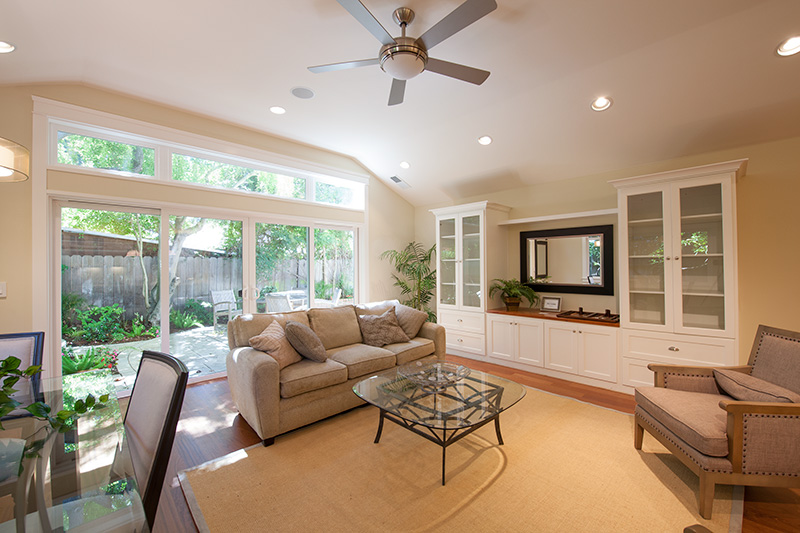 Family Room (B) picture - 561 Hilbar Ln, Palo Alto 94303
