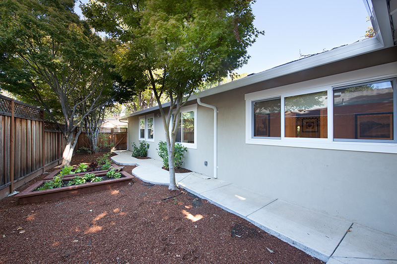 Side Yard (A) Picture - 561 Hilbar Ln, Palo Alto 94303 Side Yard (A) picture - 561 Hilbar Ln, Palo Alto 94303