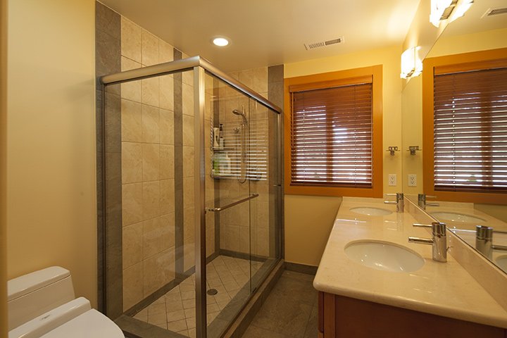 Bathroom 2 (A) picture - 1806 Mark Twain St, Palo Alto 94303