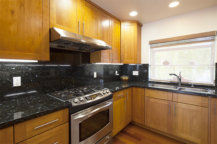 Kitchen (B) picture - 1806 Mark Twain St, Palo Alto 94303