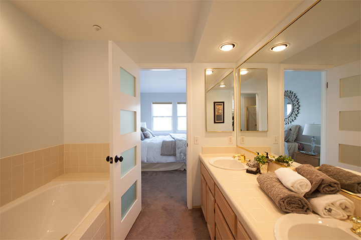 Master Bath (A) Picture - 405 Mendocino Way, Redwood Shores 94065 Master Bath (A) picture - 405 Mendocino Way, Redwood Shores 94065
