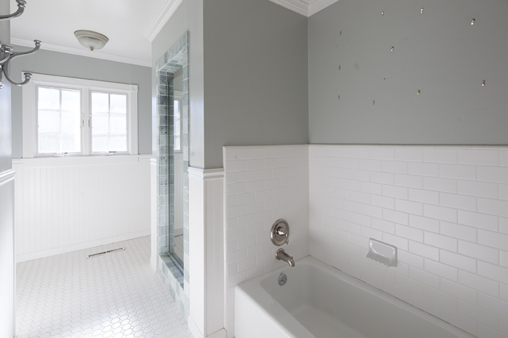 Bathroom 2 (B) Picture - 2342 Middlefield Rd, Palo Alto 94301 Bathroom 2 (B) picture - 2342 Middlefield Rd, Palo Alto 94301