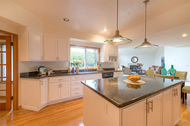 Kitchen (C) picture - 1705 Orr Ct, Los Altos 94024