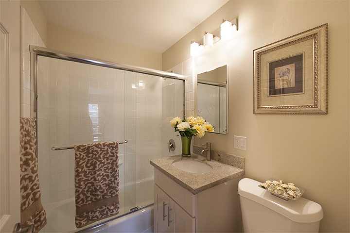 Bathroom 2 (A) picture - 731 San Benito Ave, Menlo Park 94025
