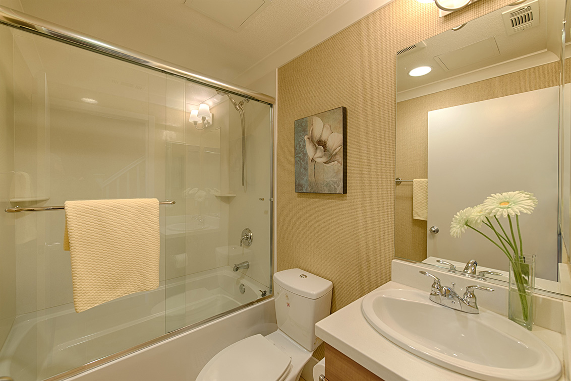 Bathroom 3 picture - 860 Altaire Walk, Palo Alto 94303