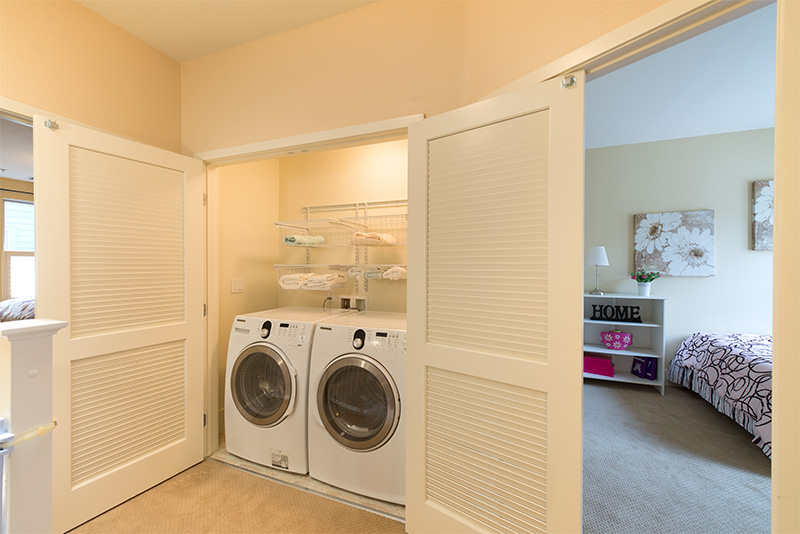 Laundry picture - 863 Altaire Walk, Palo Alto 94303
