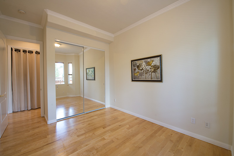 Bedroom 3 (B) picture - 25 Amherst Ct, Menlo Park 94025