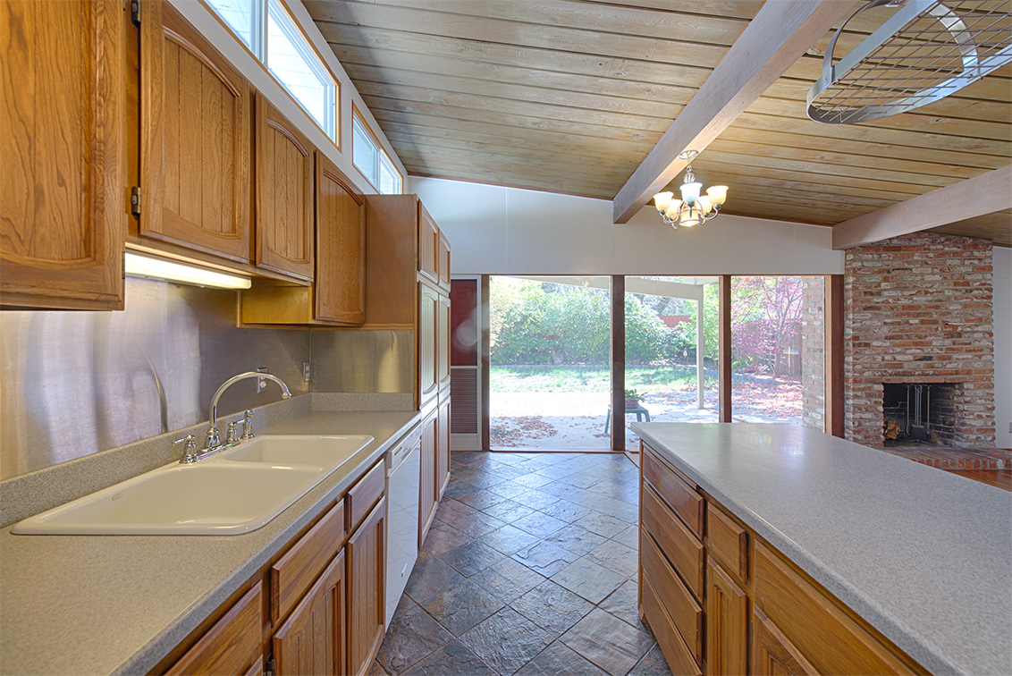 Kitchen picture - 381 Carolina Ln, Palo Alto 94306