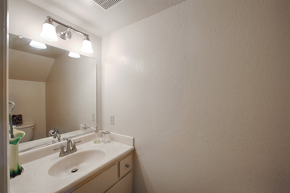 Half Bath (A) picture - 1354 Dale Ave 13, Mountain View 94040