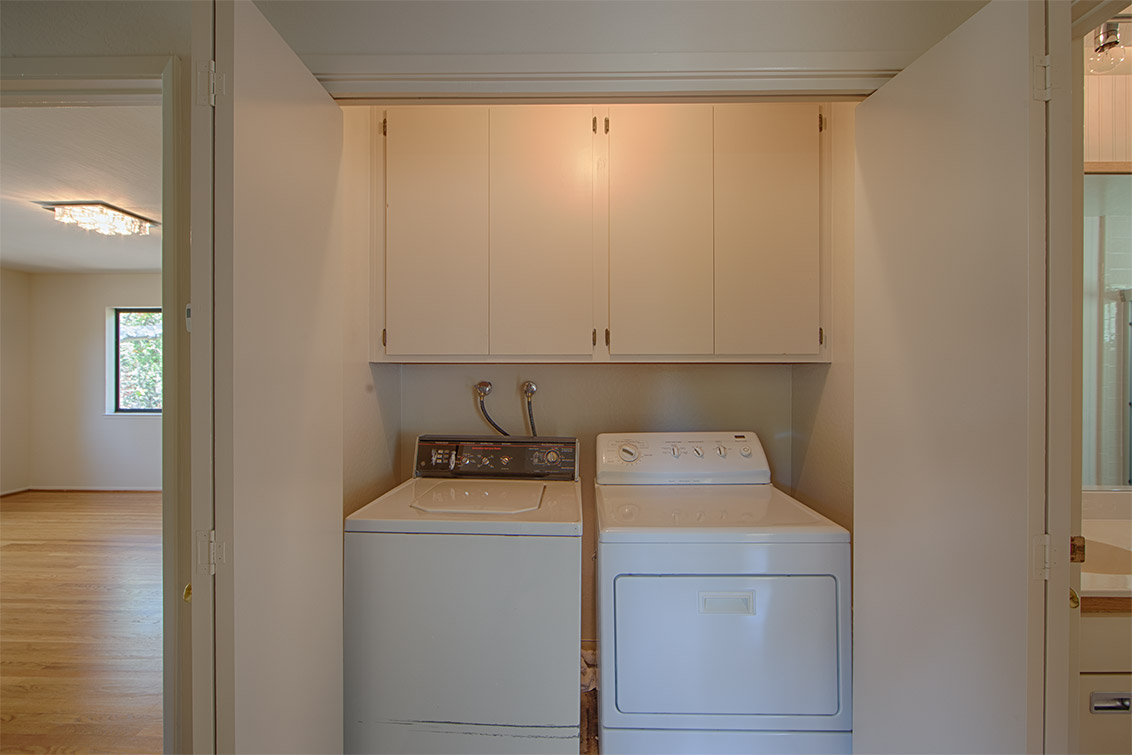 Upstairs Laundry picture - 524 Gerona Rd, Stanford 94305