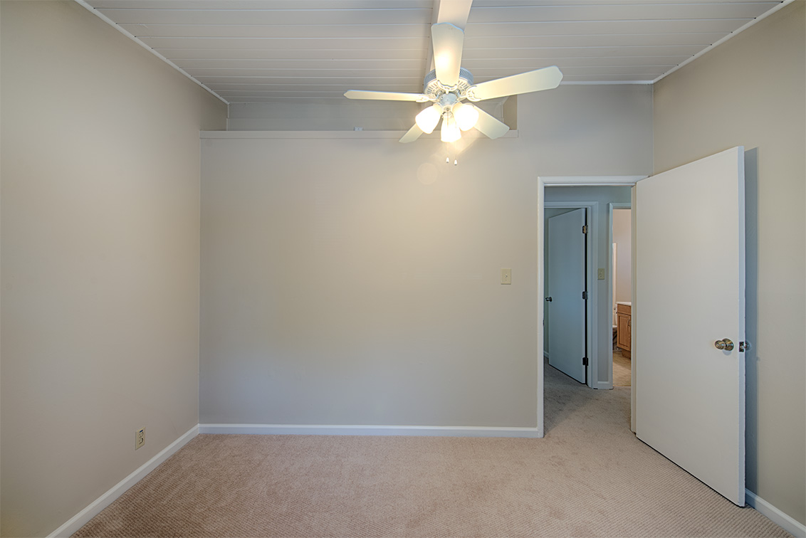 Bedroom 2 (B) picture - 1304 Hill Ave, Menlo Park 94025
