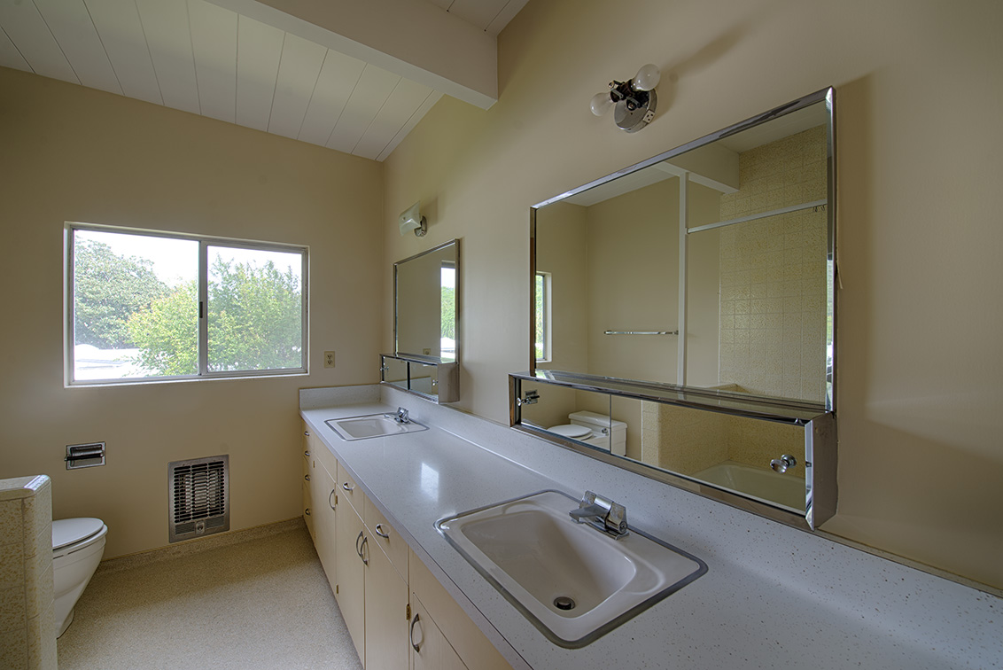 Bathroom 2 (A) Picture - 872 Marshall Dr, Palo Alto 94303 Bathroom 2 (A) picture - 872 Marshall Dr, Palo Alto 94303