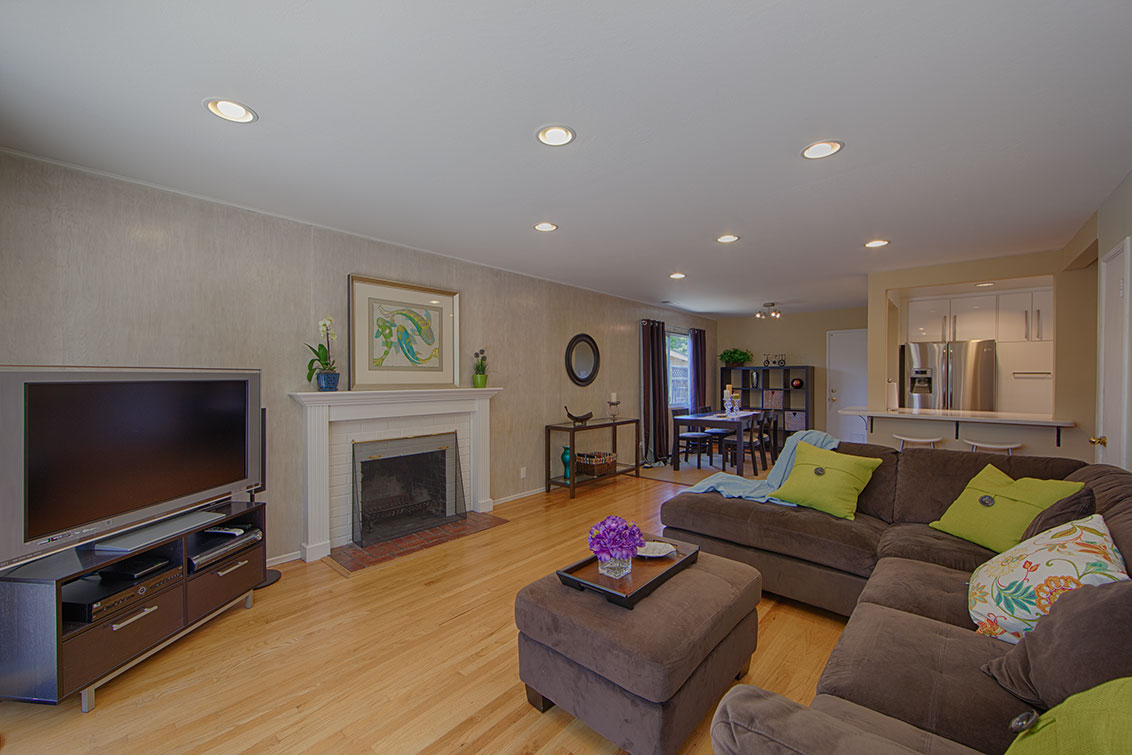 Living Room (D) picture - 1705 Morgan St, Mountain View 94043