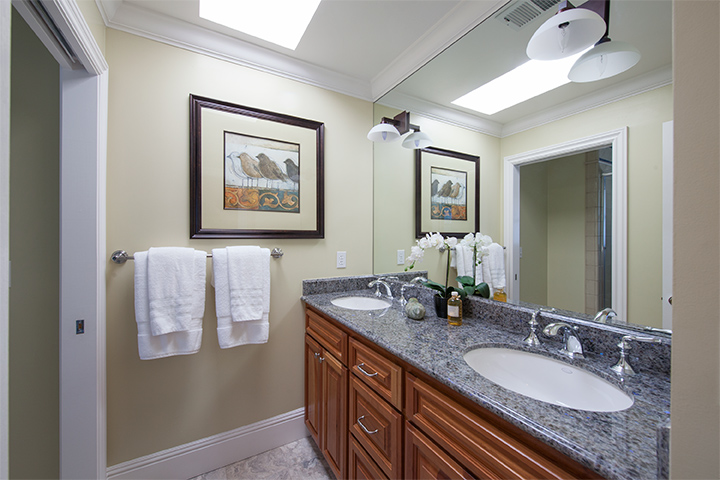 Bathroom 2 (A) Picture - 3396 Park Blvd, Palo Alto 94306 Bathroom 2 (A) picture - 3396 Park Blvd, Palo Alto 94306