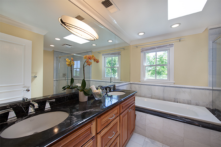 Master Bath (A) Picture - 3396 Park Blvd, Palo Alto 94306 Master Bath (A) picture - 3396 Park Blvd, Palo Alto 94306