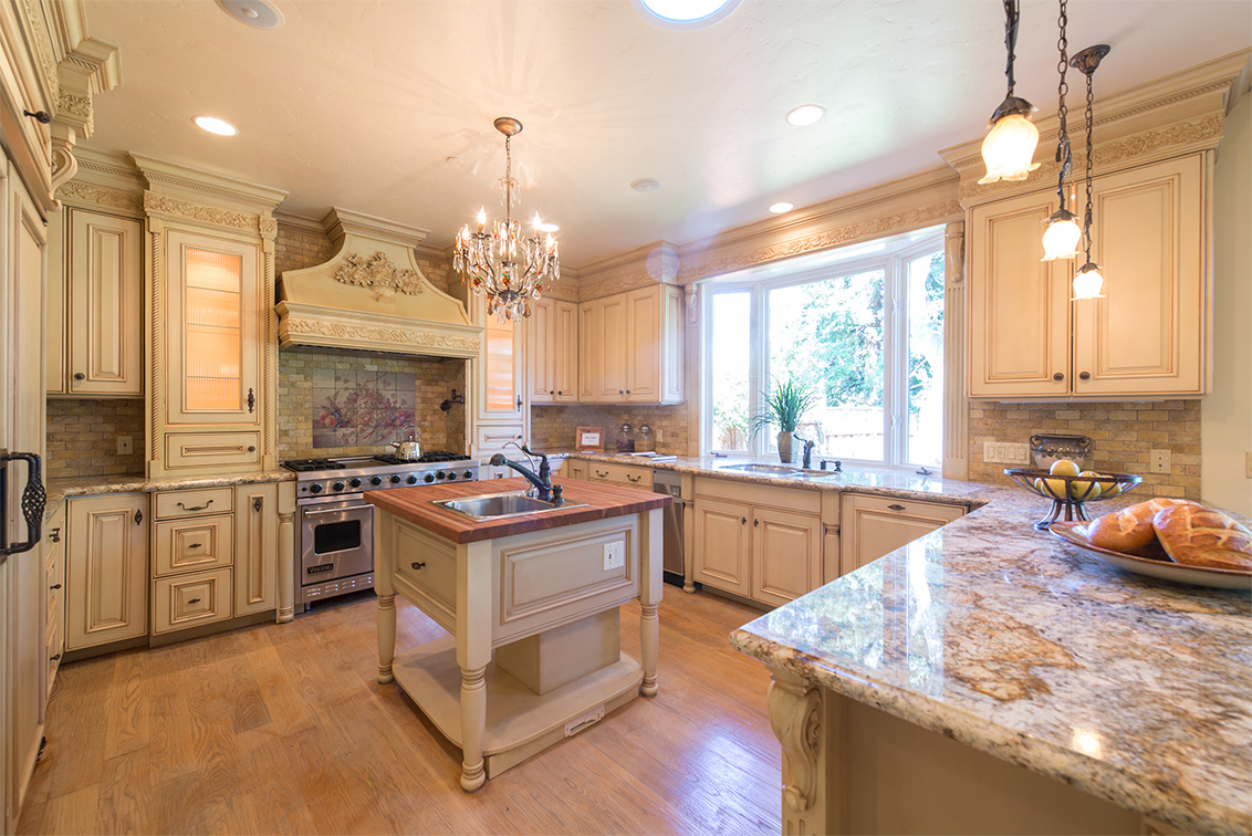 Kitchen (B) Picture - 881 Parma Way, Los Altos 94024 Kitchen (B) picture - 881 Parma Way, Los Altos 94024