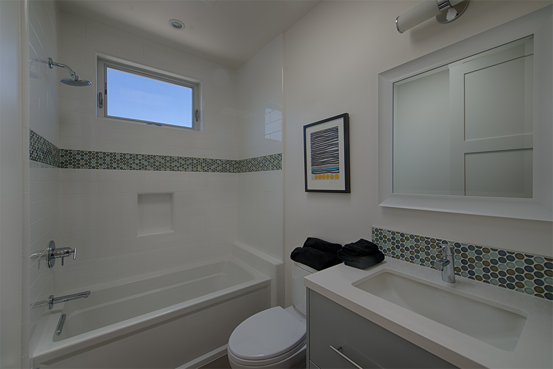 Bathroom 2 (A) picture - 462 Pettis Ave, Mountain View 94041