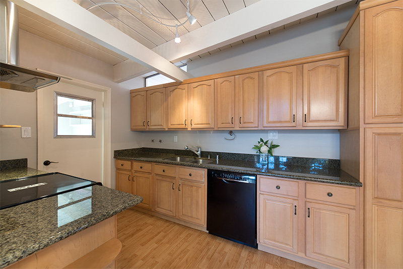 Kitchen - 3661 Ramona Cir, Palo Alto 94306