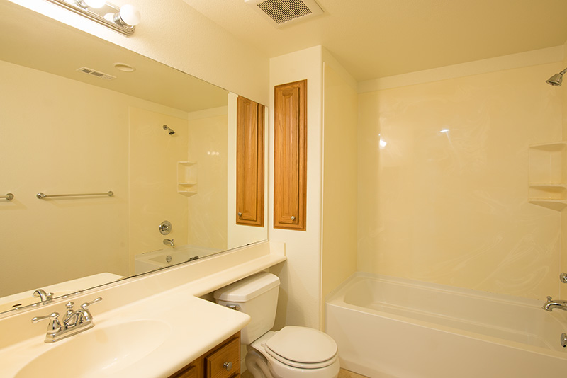 Bathroom (A) picture - 600 S Abel St 223, Milpitas 95035