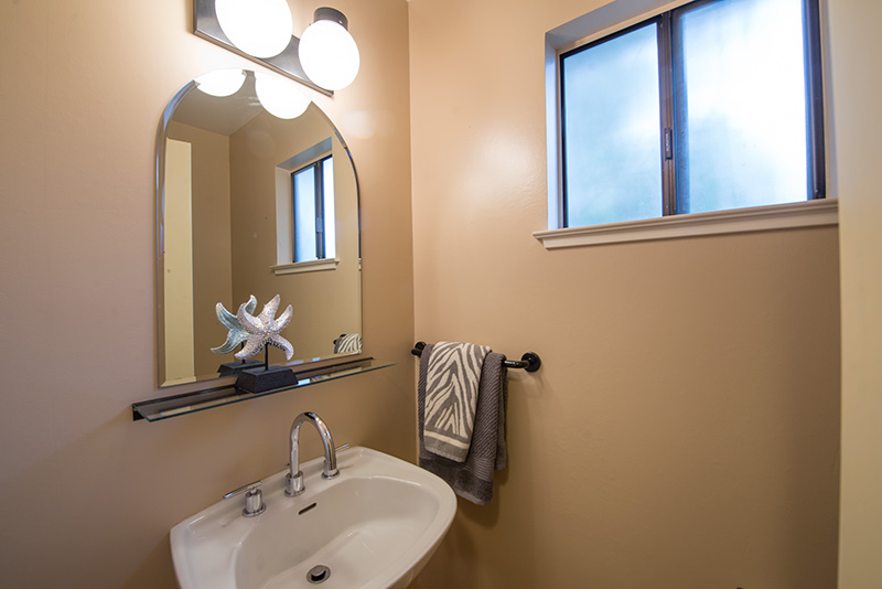 Half Bath (A) Picture - 1140 S California Ave, Palo Alto 94306 Half Bath (A) picture - 1140 S California Ave, Palo Alto 94306