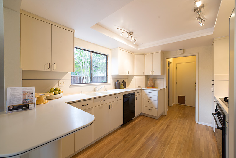 Kitchen - 1140 S California Ave, Palo Alto
