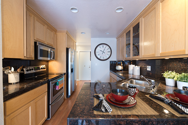 Kitchen - 670 San Antonio Rd 40, Palo Alto 94303