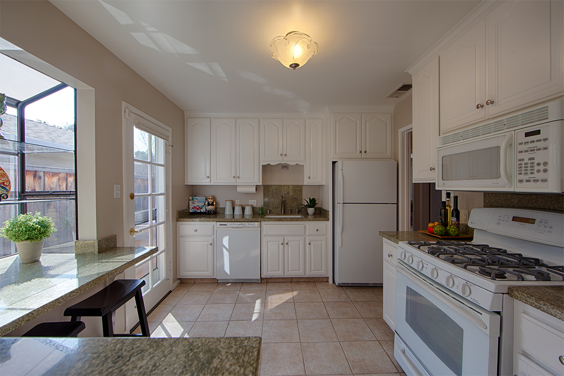 Kitchen - 3229 Morris Dr, Palo Alto 94303