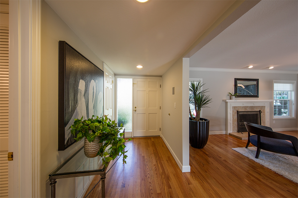 Entrance (A) Picture - 451 Oak Grove Ave #4, Menlo Park 94025 Entrance (A) picture - 451 Oak Grove Ave #4, Menlo Park 94025