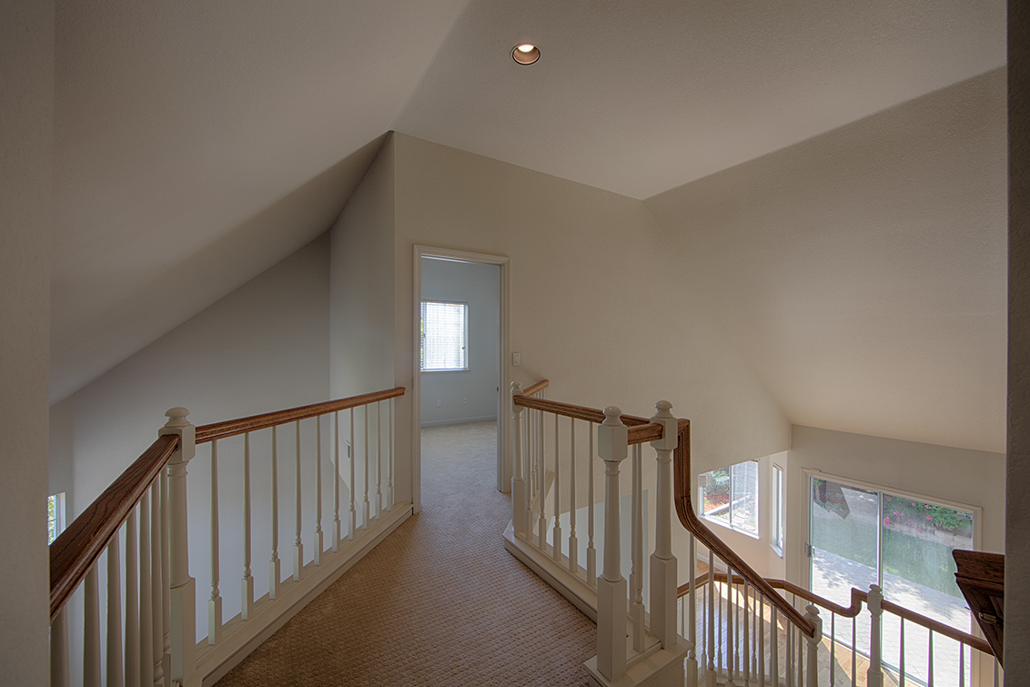Upstairs Walkway (A) picture - 34295 Mimosa Ter, Fremont 94555