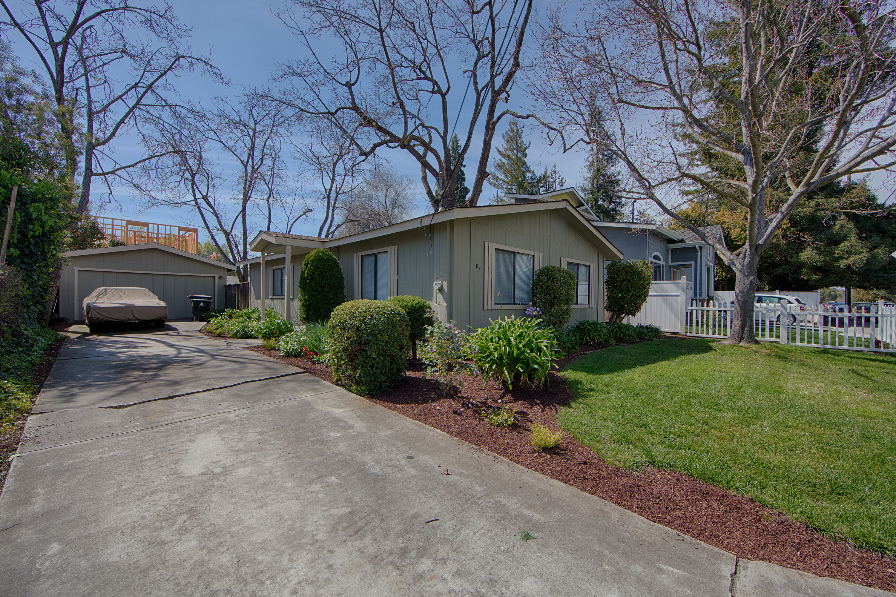 Devonshire Ave - Whisman Neighborhood