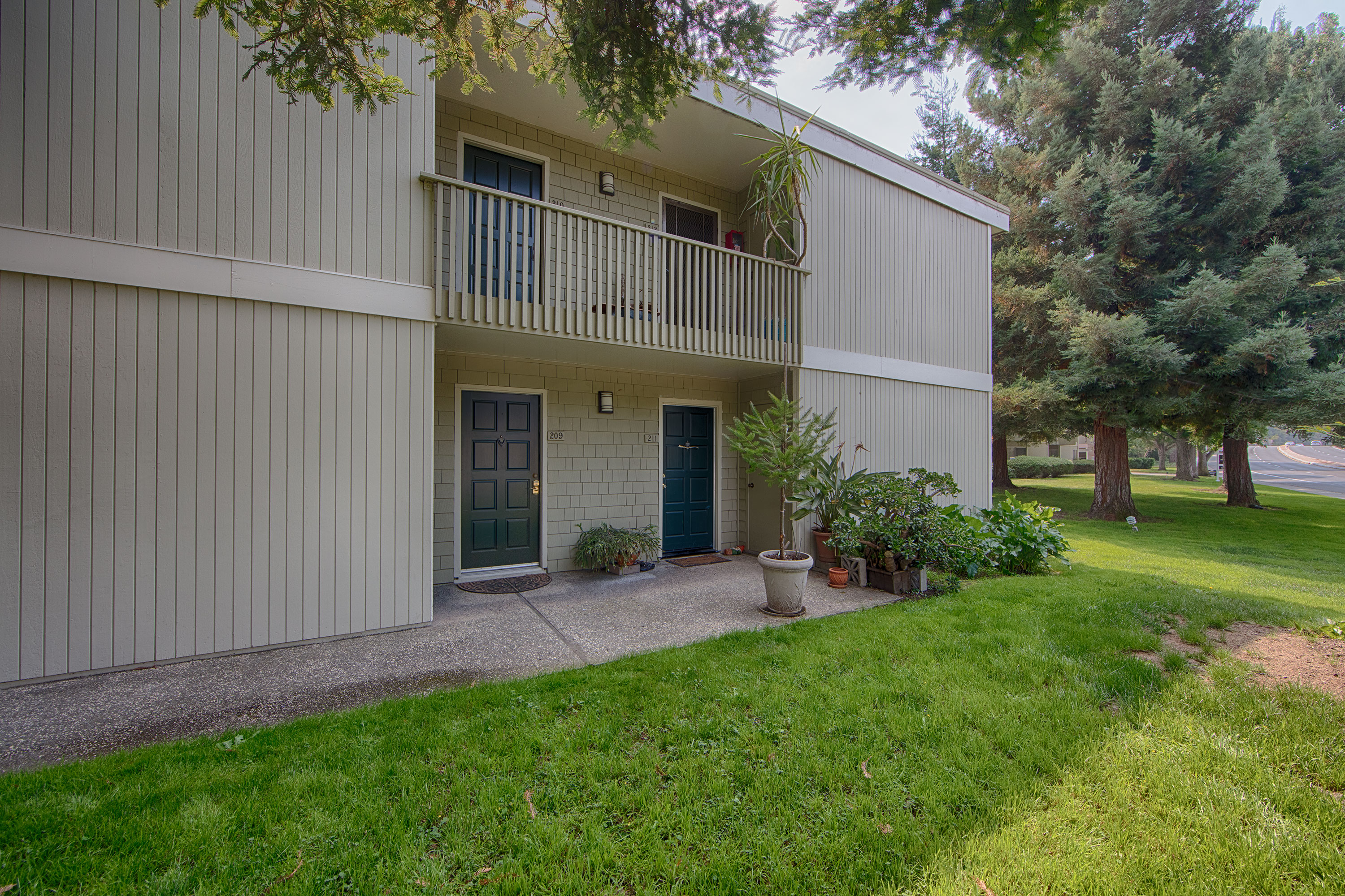 Easy St - Whisman Neighborhood
