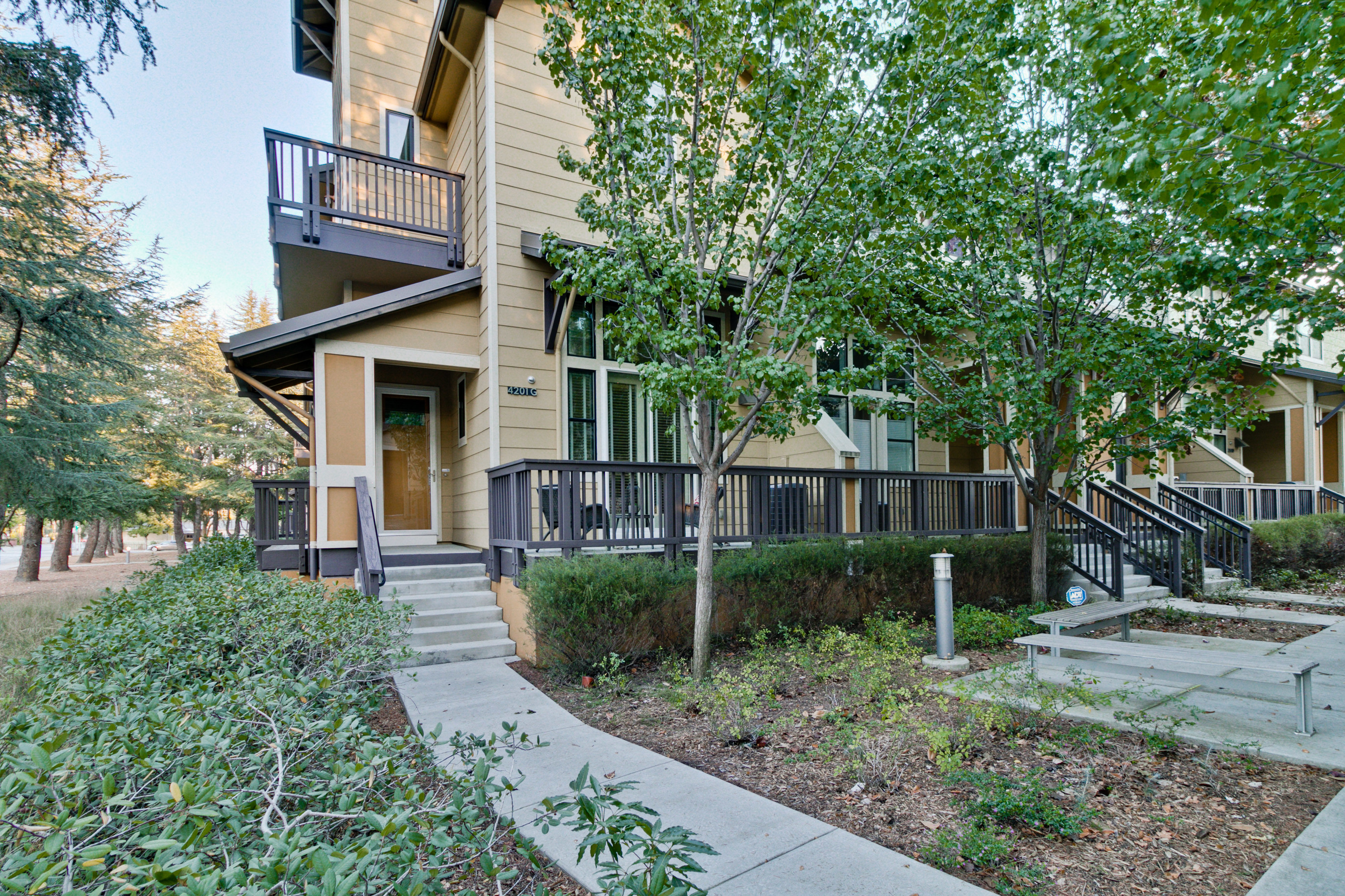 Juniper Ln - South Palo Alto Neighborhood